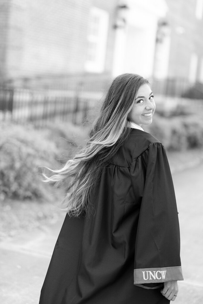 UNCW graduation photos; Wilmington North Carolina Senior Photographer; Wilmington graduation photographer